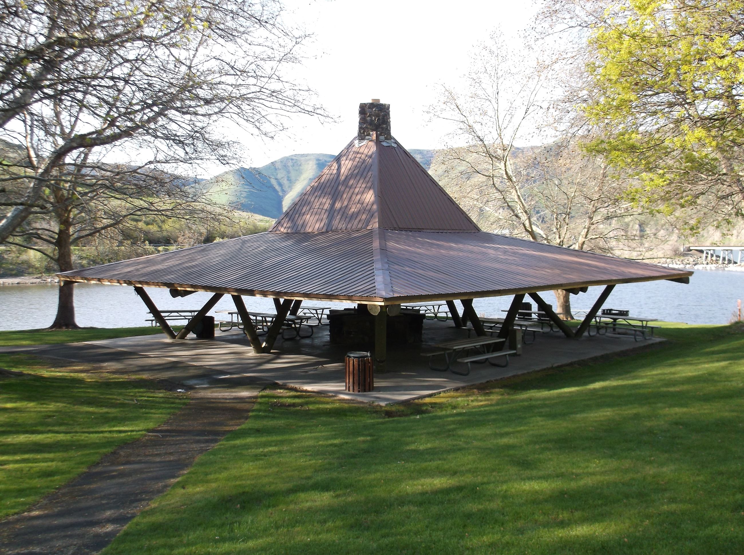 Wawawai Large Shelter
